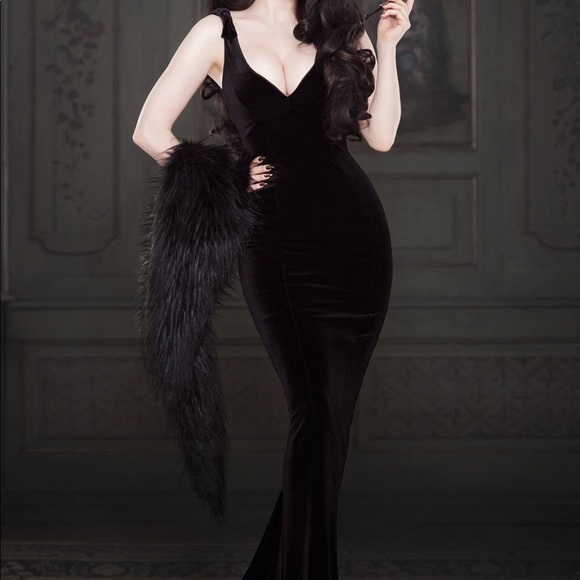 pinup girl boutique Dresses & Skirts - Laura Byrnes Gilda black velvet gown NEW